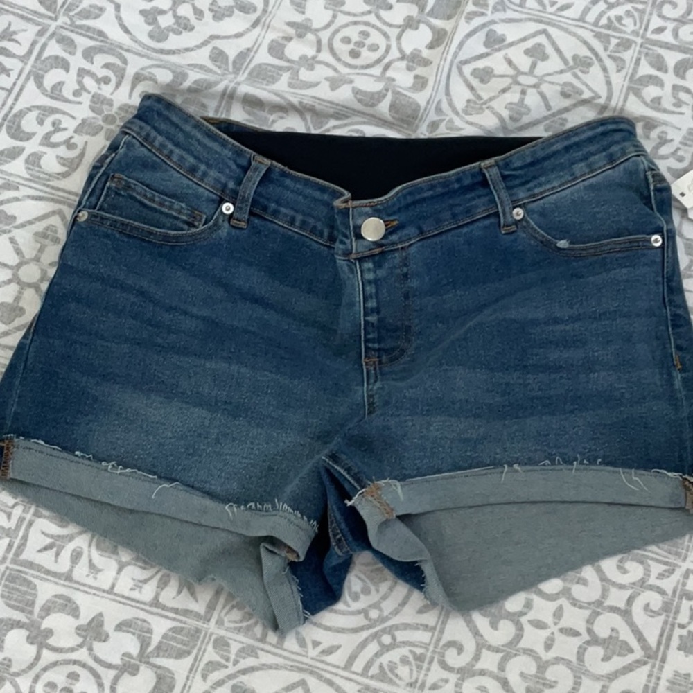 🍼 Maternity denim shorts  by Time and Tru. Stretch with belly band. Medium wash.